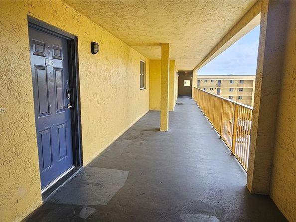 14921 SW 82nd Ln 19508, Miami FL 33193
