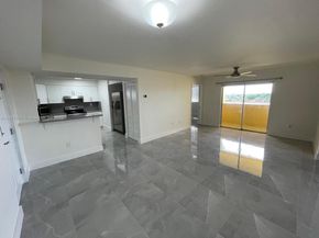 14921 SW 82nd Ln 19508, Miami FL 33193