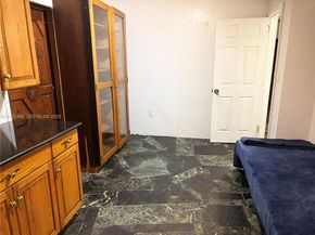 732 NW 43rd Ct, Oakland Park FL 33309