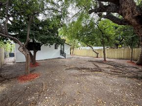 1125 NW 37th St, Miami FL 33127