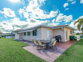 4904 Mainland Dr, Tamarac FL 33319
