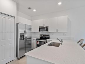541 NW 204th St, Miami Gardens FL 33169