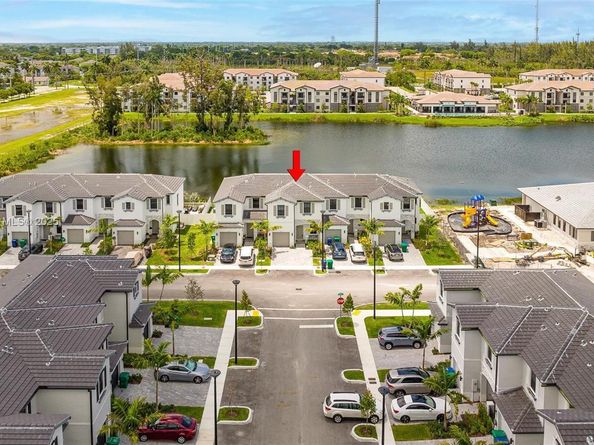 541 NW 204th St, Miami Gardens FL 33169