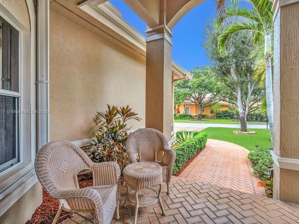 113 SW 128th Ave, Plantation FL 33325