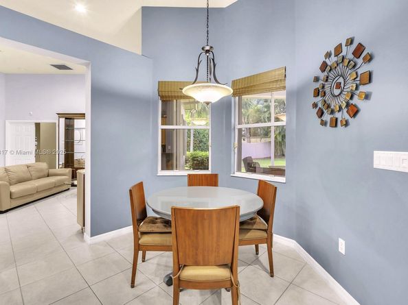 113 SW 128th Ave, Plantation FL 33325
