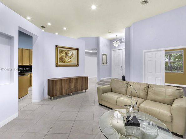 113 SW 128th Ave, Plantation FL 33325