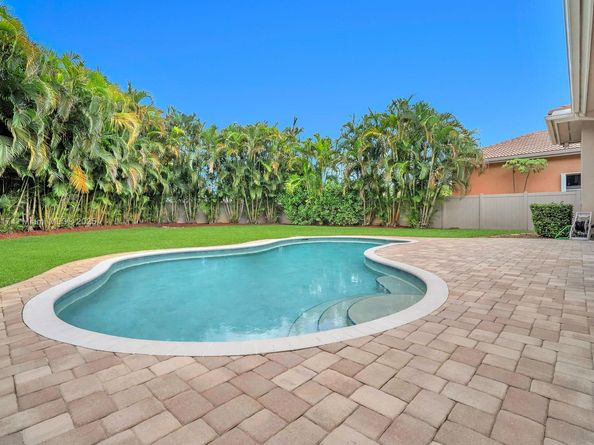 113 SW 128th Ave, Plantation FL 33325