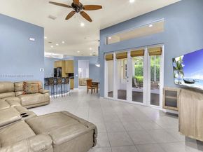 113 SW 128th Ave, Plantation FL 33325