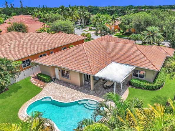 113 SW 128th Ave, Plantation FL 33325
