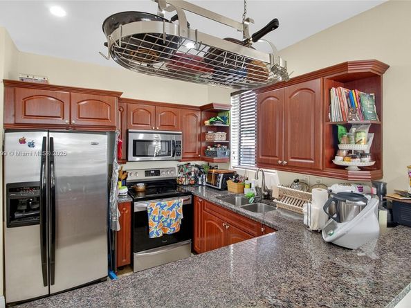 2654 SW 31st Pl 2654, Miami FL 33133