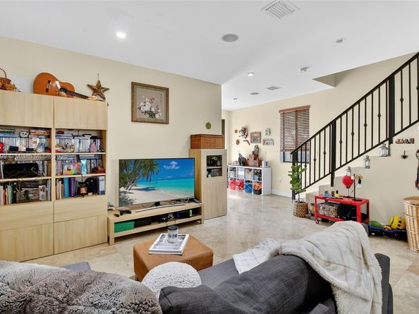 2654 SW 31st Pl 2654, Miami FL 33133