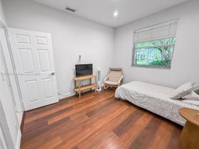 2514 Poinciana Dr, Weston FL 33327