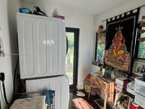7020 NE 5th Ave, Miami FL 33138