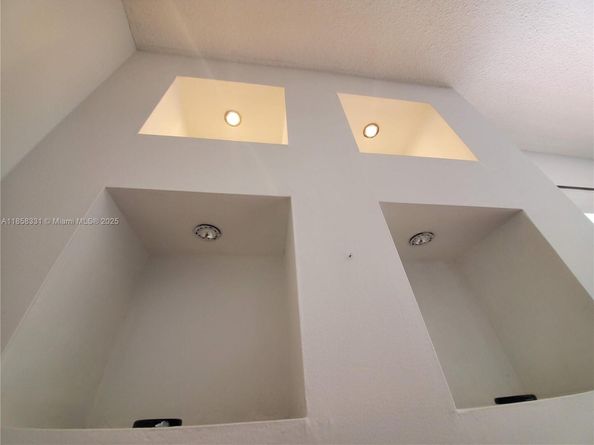 400 Kings Point Dr 421, Sunny Isles Beach FL 33160