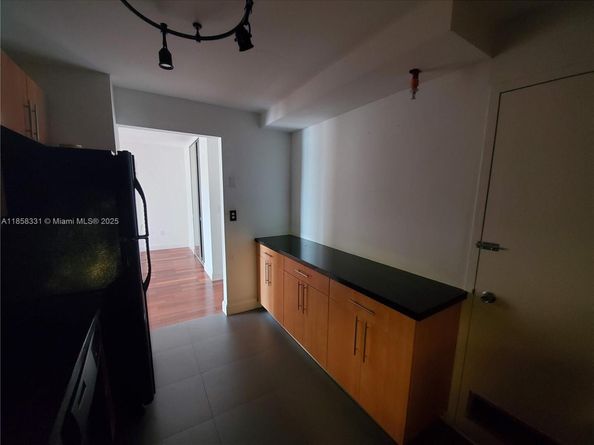 400 Kings Point Dr 421, Sunny Isles Beach FL 33160