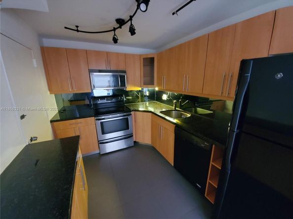 400 Kings Point Dr 421, Sunny Isles Beach FL 33160