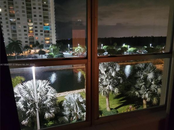 400 Kings Point Dr 421, Sunny Isles Beach FL 33160