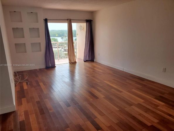 400 Kings Point Dr 421, Sunny Isles Beach FL 33160