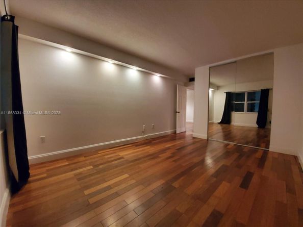 400 Kings Point Dr 421, Sunny Isles Beach FL 33160