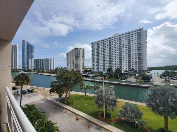 400 Kings Point Dr 421, Sunny Isles Beach FL 33160
