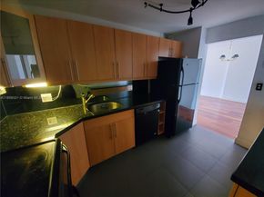 400 Kings Point Dr 421, Sunny Isles Beach FL 33160