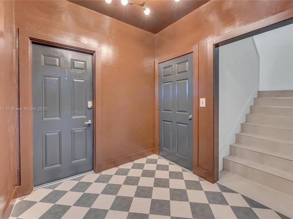 893 NE 81st St, Miami FL 33138