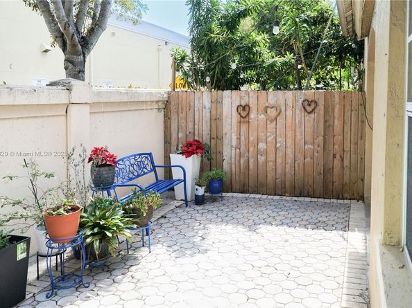 7081 SW 158th ct, Miami FL 33193