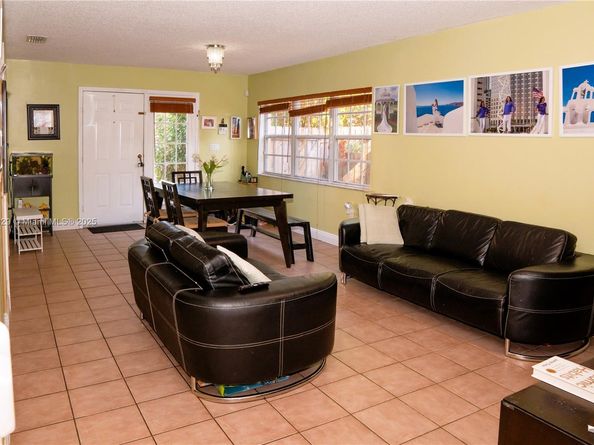 7081 SW 158th ct, Miami FL 33193