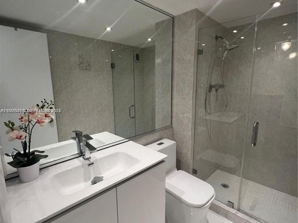 5555 Collins Ave 7T, Miami Beach FL 33140