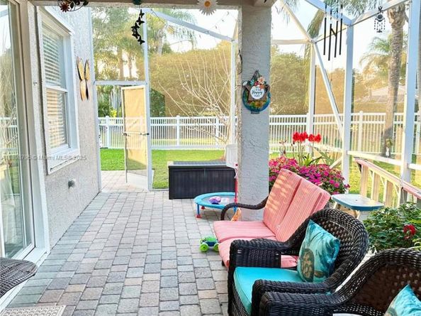 1462 Running Oak Ct, Royal Palm Beach FL 33411
