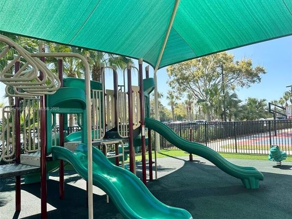 1462 Running Oak Ct, Royal Palm Beach FL 33411