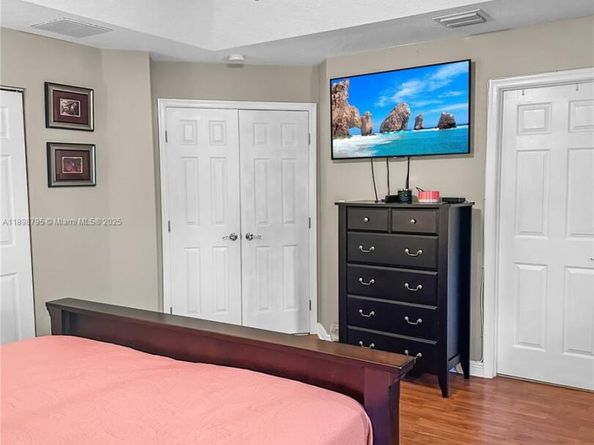 1462 Running Oak Ct, Royal Palm Beach FL 33411