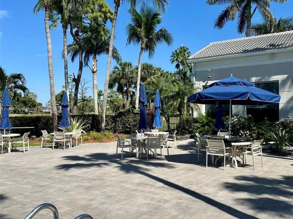 1462 Running Oak Ct, Royal Palm Beach FL 33411