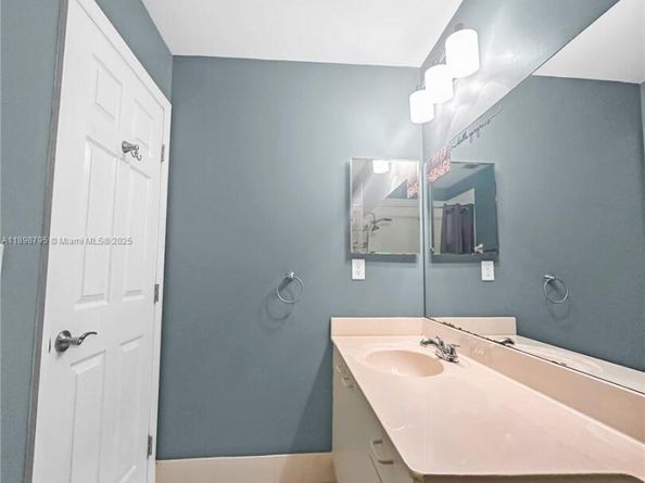 1462 Running Oak Ct, Royal Palm Beach FL 33411