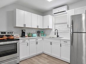 584 NW 30th St, Miami FL 33127