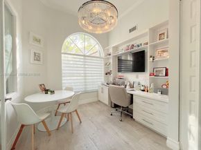 765 Bayside Ln, Weston FL 33326