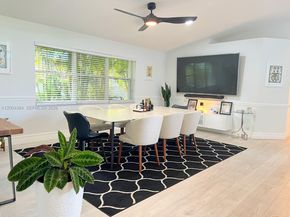 765 Bayside Ln, Weston FL 33326