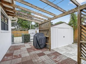 5260 Redwood Ct, Plantation FL 33317