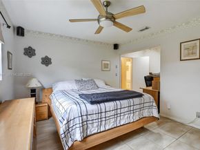 5260 Redwood Ct, Plantation FL 33317