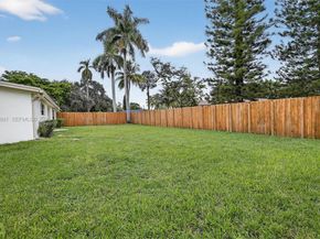 5260 Redwood Ct, Plantation FL 33317