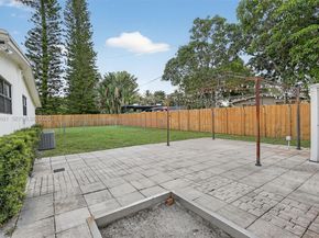 5260 Redwood Ct, Plantation FL 33317