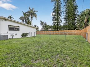 5260 Redwood Ct, Plantation FL 33317