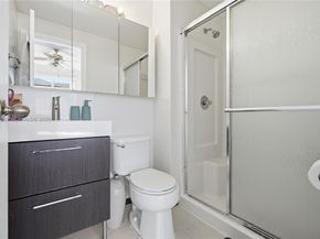 2 Simonton Cir, Weston FL 33326