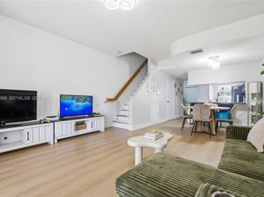 2 Simonton Cir, Weston FL 33326