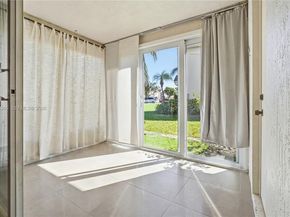 2 Simonton Cir, Weston FL 33326