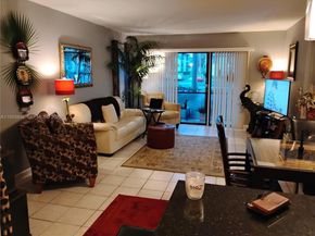 1013 Green Pine Blvd D1, West Palm Beach FL 33409