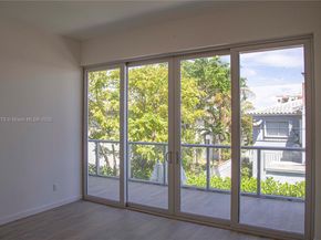 529 SW 11th St 203, Miami FL 33129