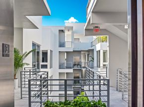 529 SW 11th St 203, Miami FL 33129