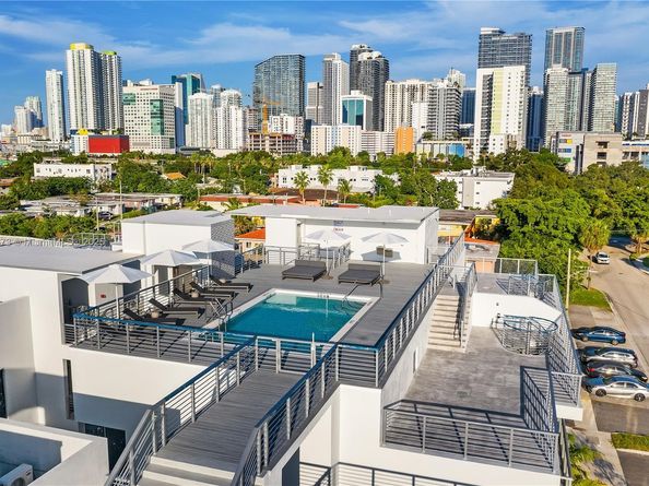 529 SW 11th St 203, Miami FL 33129