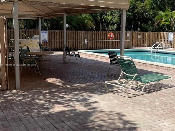 6800 Cypress Road 103, Plantation FL 33317